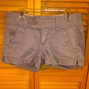 Gray-blue shorts w stitching detail
